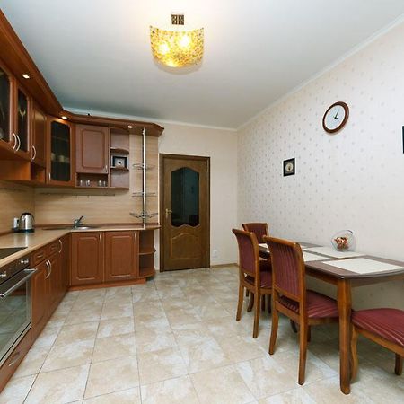 Sribnokilska 22 Apartamento Kiev Exterior foto